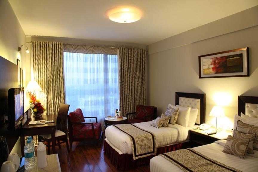 Treehouse Queens Pearl Gurgaon Exterior foto